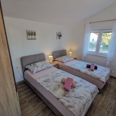 Apartmani Goga 2 Molat Esterno foto