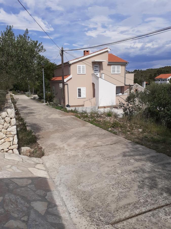 Apartmani Goga 2 Molat Esterno foto